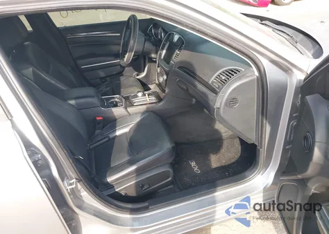 2015 Chrysler 300 Limited z USA, uszkodzony, nr VIN 2C3CCAAG1FH931721